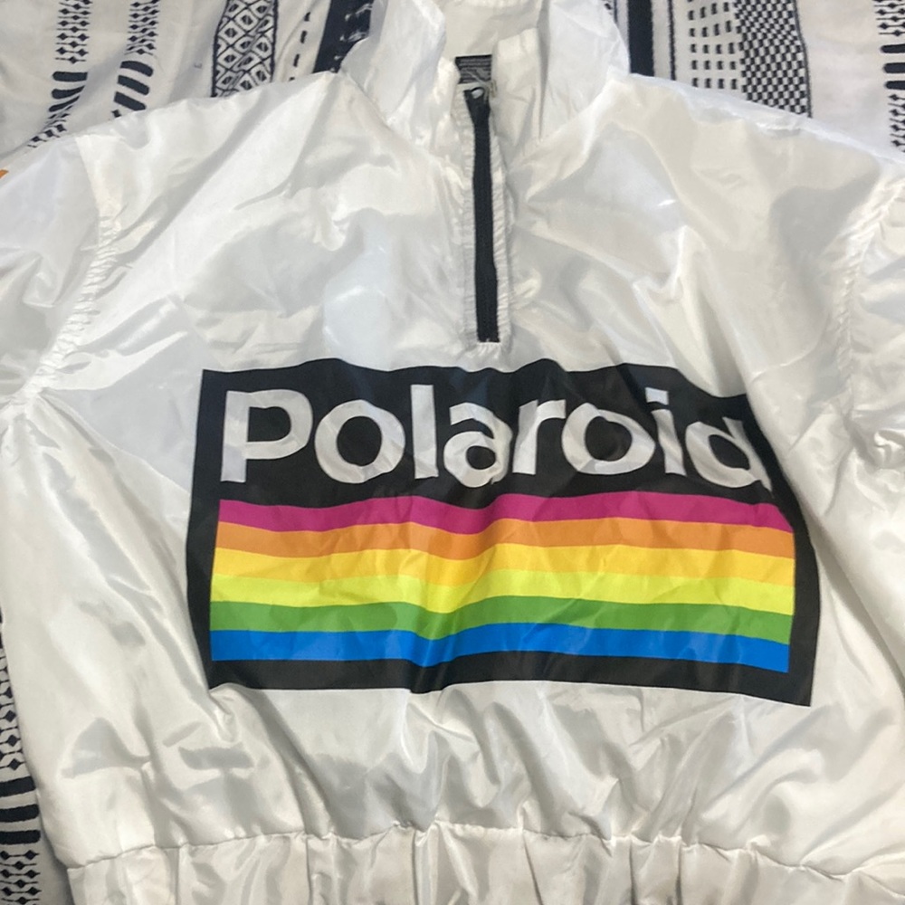 THIS IS A POLAROID Jacket it is a size M !